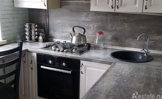 Продажа 2-комн квартиры на вторичном рынке Яхрома, ул Большевистская,  д. 3