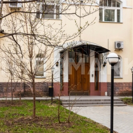 Продажа 4-комн квартиры на вторичном рынке Голиковский пер,  д. 5