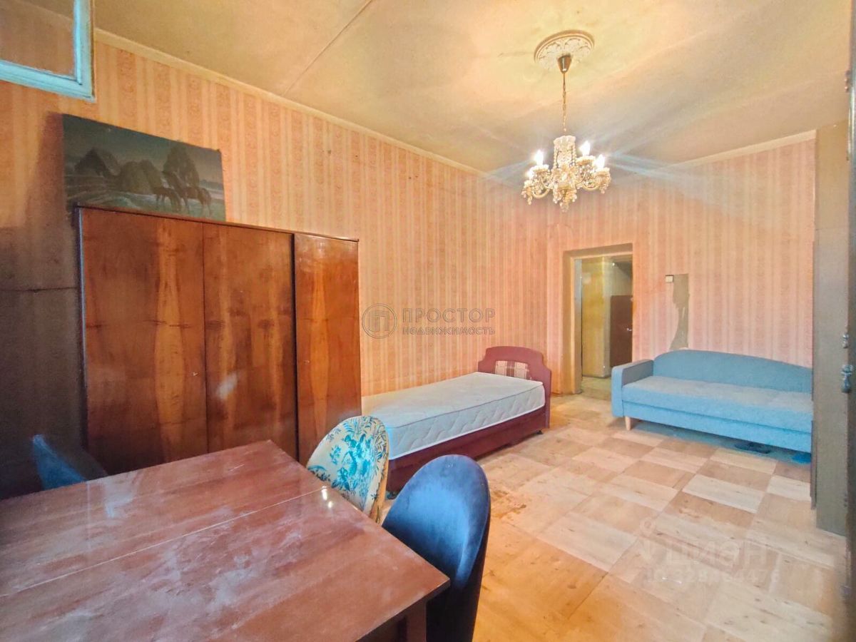 Продажа 2-комн квартиры на вторичном рынке улица Адмирала Макарова, 13