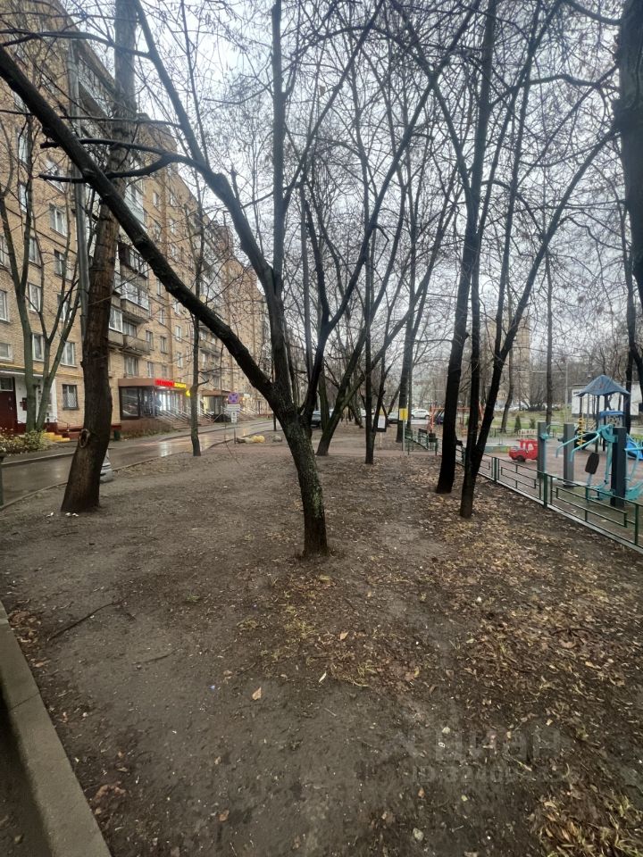 Продажа 2-комн квартиры на вторичном рынке Зеленый проспект, 60/35