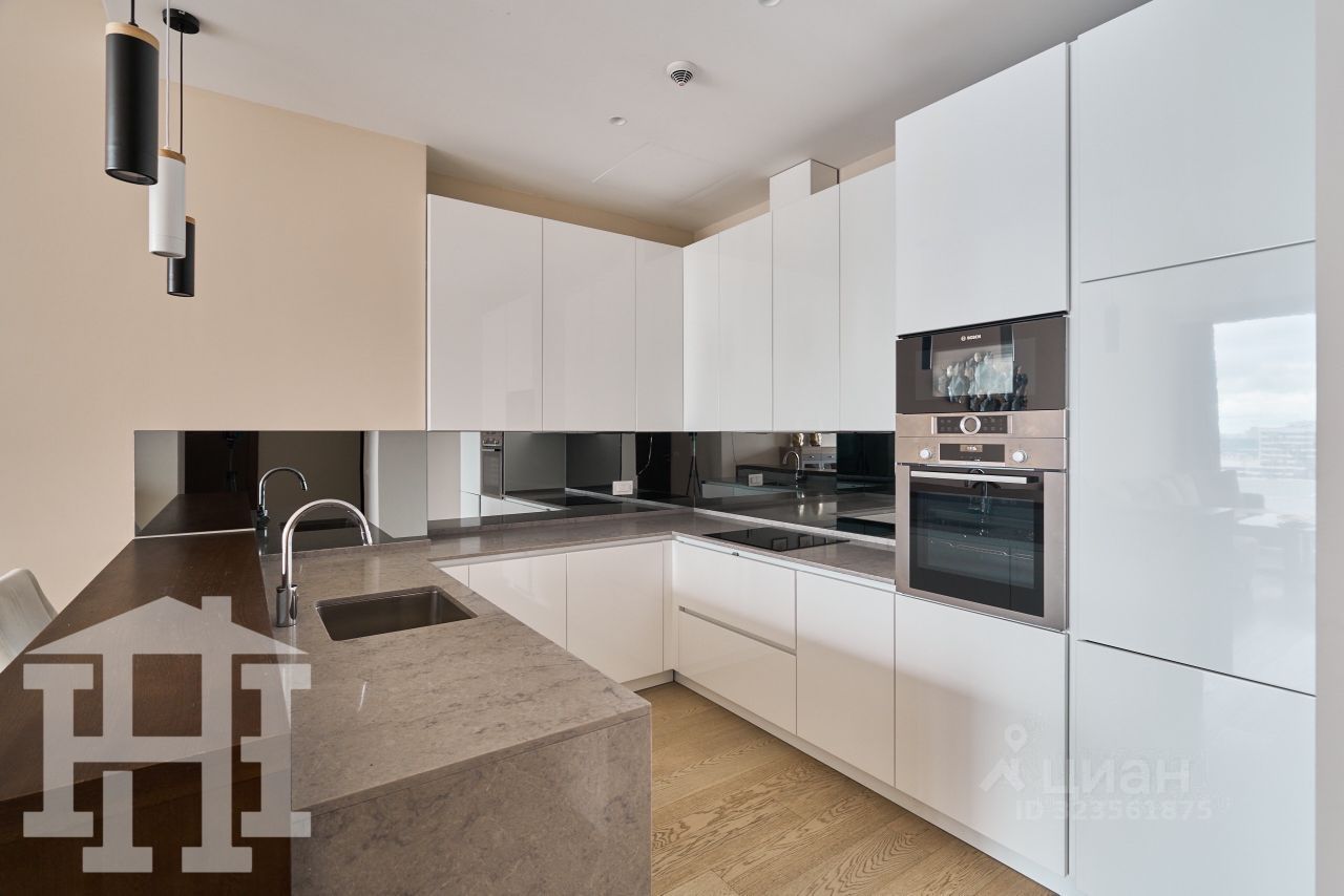 Продажа 2-комн квартиры на вторичном рынке 1-й Красногвардейский проезд, 22с1