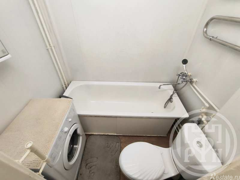 Продажа 2-комн квартиры на вторичном рынке Кировск г., Победы ул. ,  д. 3