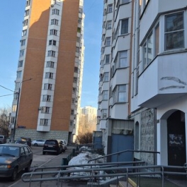 Продажа 1-комн квартиры на вторичном рынке Беловежская улица,  д. 73