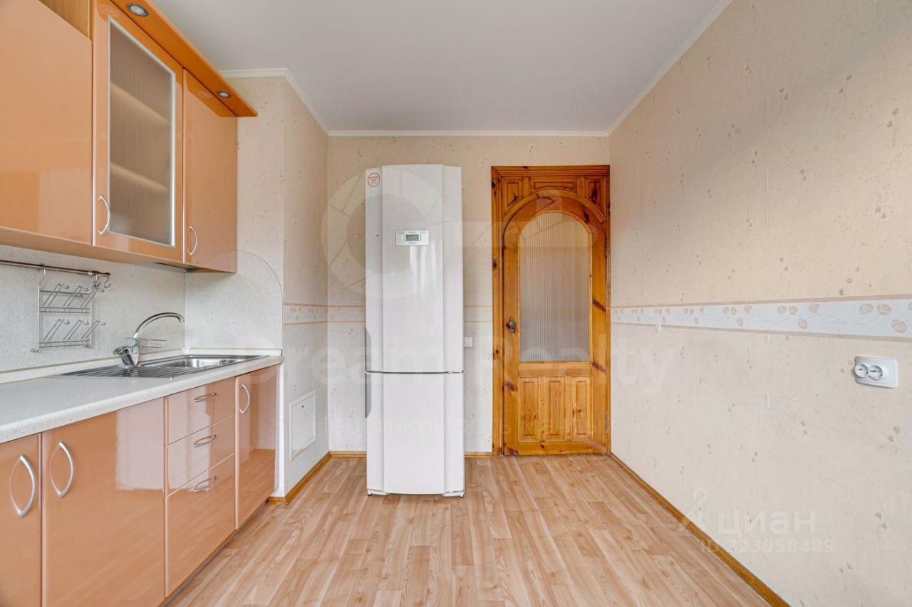 Продажа 3-комн квартиры на вторичном рынке Подольск, Октябрьский проспект, 2В