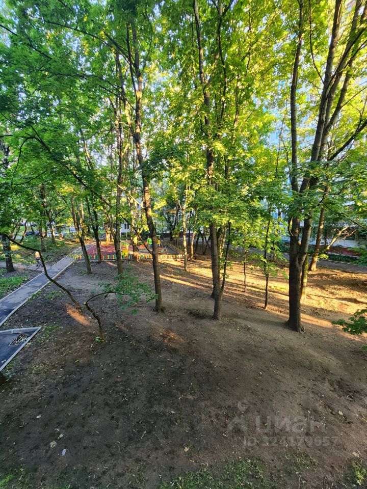 Продажа 2-комн квартиры на вторичном рынке Черноморский бульвар, 7К4