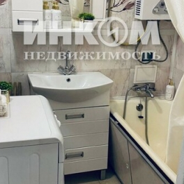 Продажа 2-комн квартиры на вторичном рынке Флотская улица,  д. 80/7