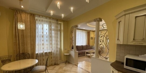 3-комн квартира улица Столетова,  д. 17