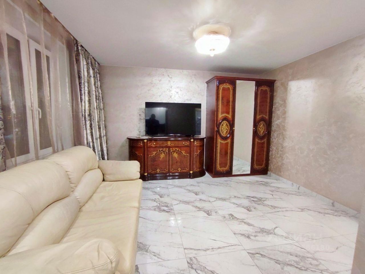 Продажа 2-комн квартиры на вторичном рынке Перовская улица, 6К1