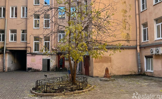 Продажа 5-комн квартиры на вторичном рынке Спасский пер,  д. 10