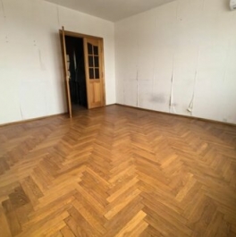 Продажа 3-комн квартиры на вторичном рынке ул Старонародная,  д. 4