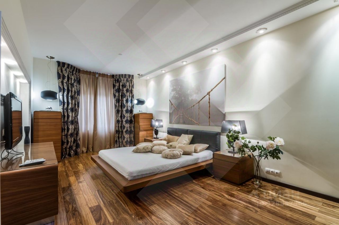 Продажа 4-комн квартиры на вторичном рынке Чапаевский переулок, 3