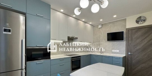 3-комн квартира Беринга ул,  д. 23,  к. 2