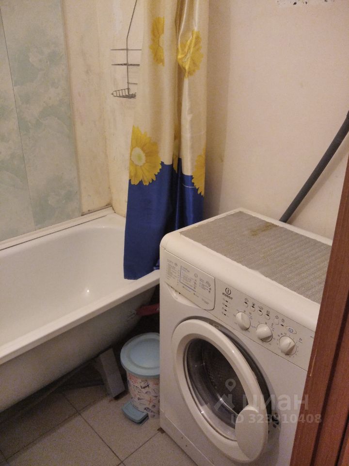 Продажа 3-комн квартиры на вторичном рынке Красное Село, улица Освобождения, 25к1