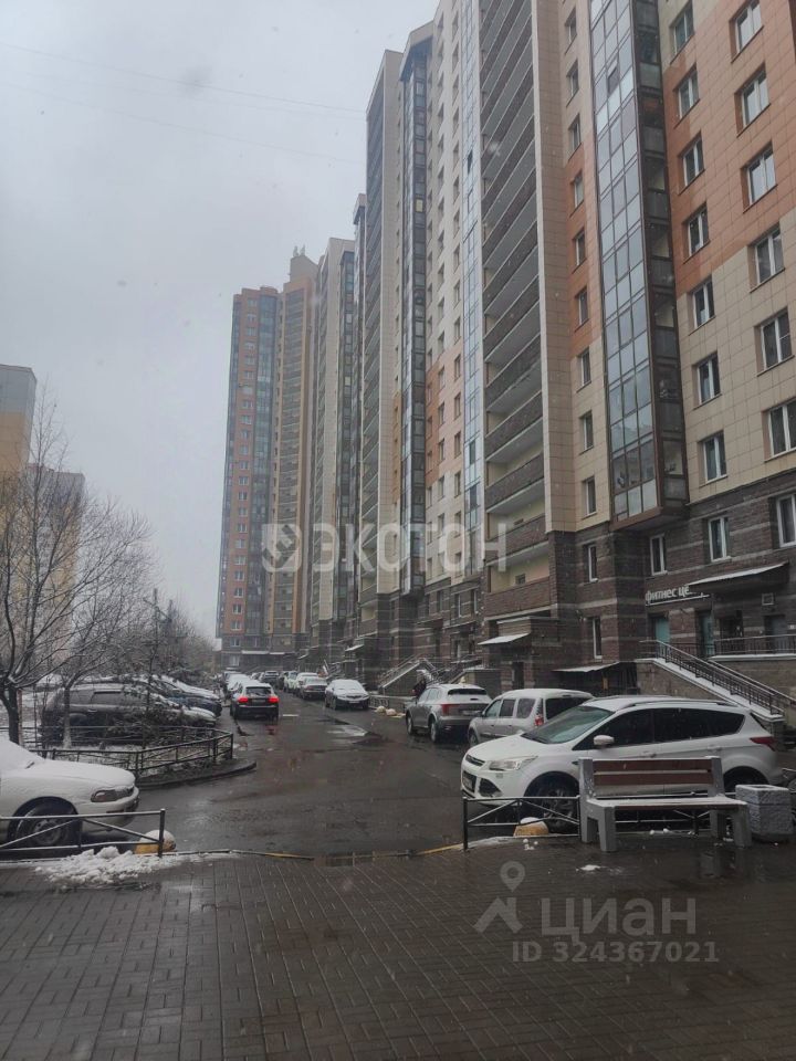 Продажа 2-комн квартиры на вторичном рынке проспект Королева, 65