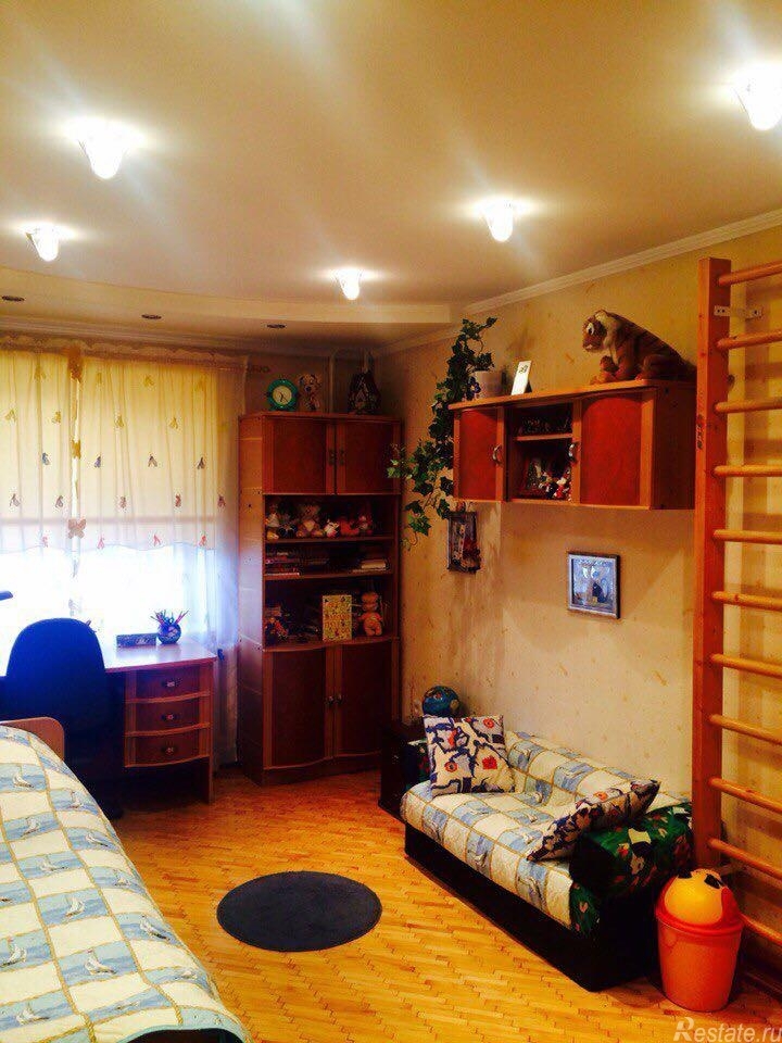 Продажа 3-комн квартиры на вторичном рынке Гатчина , проспект 25 октября,  д. 50