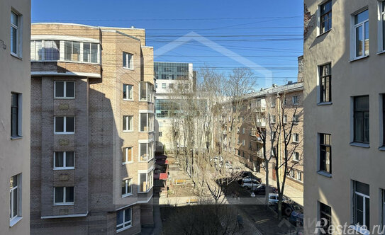 Продажа 4-комн квартиры на вторичном рынке 18-я линия,  д. 25