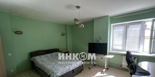 3-комн квартира улица Бажова,  д. 8