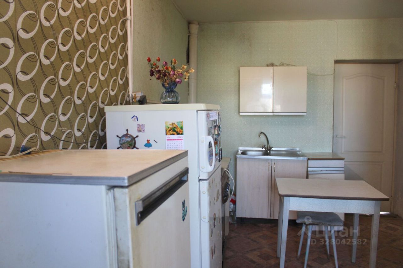 Продажа 2-комн квартиры на вторичном рынке Выборг, Вокзальная улица, 9