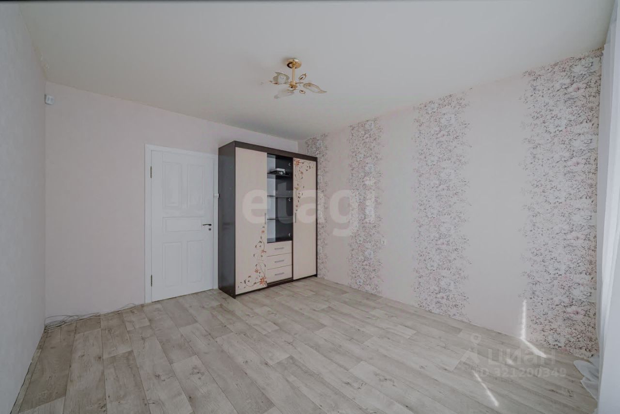 Продажа 3-комн квартиры на вторичном рынке улица Маршала Захарова, 16к3