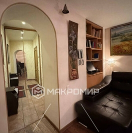 Продажа 2-комн квартиры на вторичном рынке Владимирский пр-кт,  д. 13/9