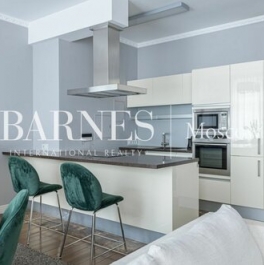 Аренда 3-комн квартиры на вторичном рынке Колобовский 1-й пер,  д. 14