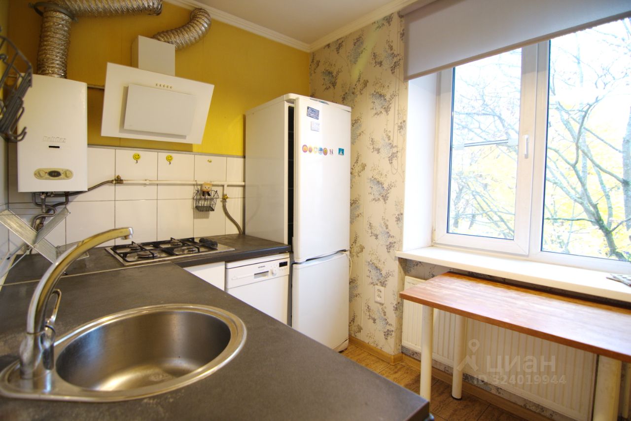 Продажа 2-комн квартиры на вторичном рынке Институтский проспект, 4К2