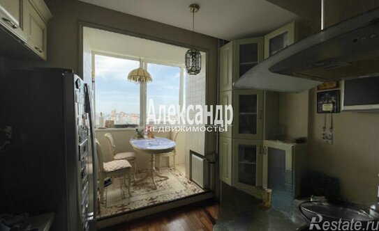 Продажа 5-комн квартиры на вторичном рынке Бухарестская ул,  д. 96