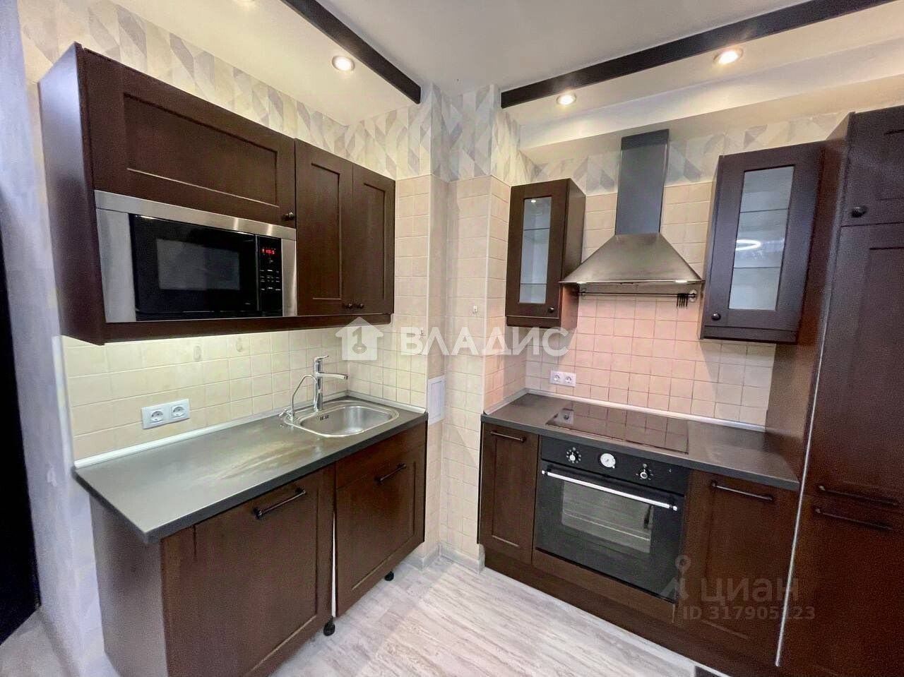 Продажа 2-комн квартиры на вторичном рынке улица Турку, 11к2