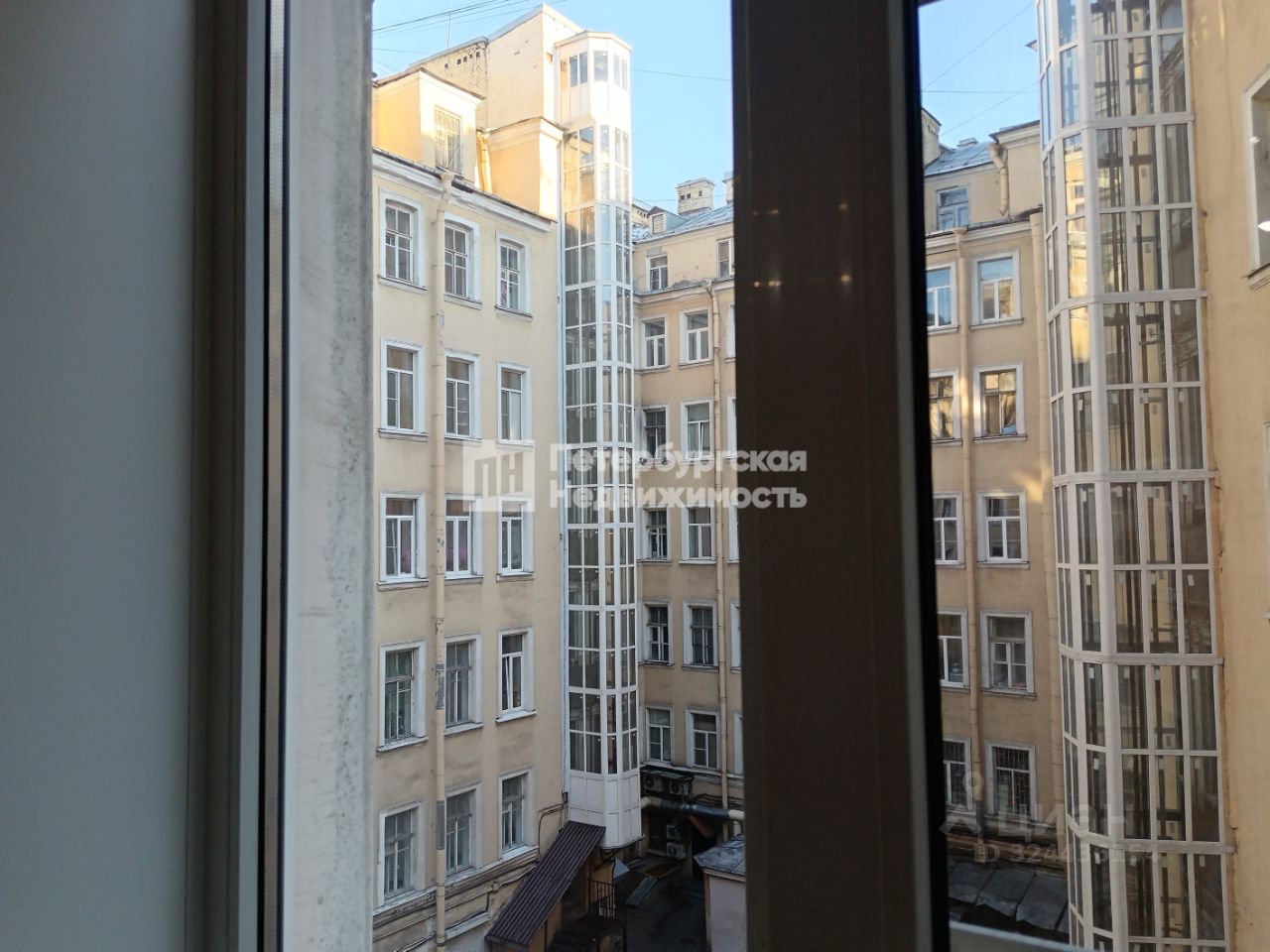 Продажа 4-комн квартиры на вторичном рынке набережная Реки Фонтанки, 127