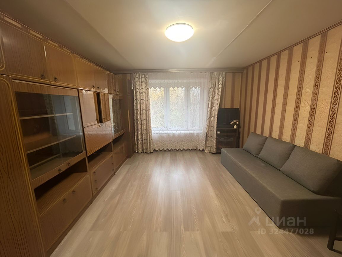 Продажа 3-комн квартиры на вторичном рынке улица Островитянова, 39
