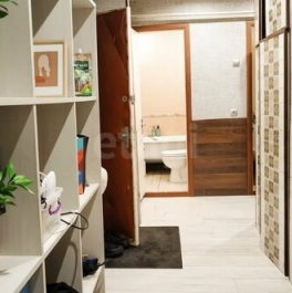 Продажа 2-комн квартиры на вторичном рынке Мирный, Комсомольская улица,  д. 12