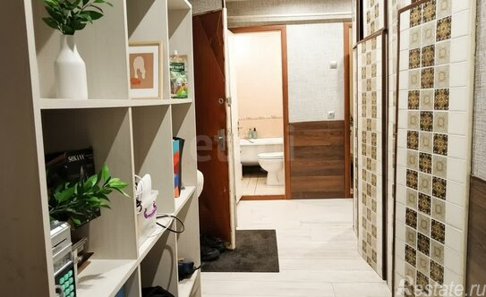 Продажа 2-комн квартиры на вторичном рынке Мирный, Комсомольская улица,  д. 12