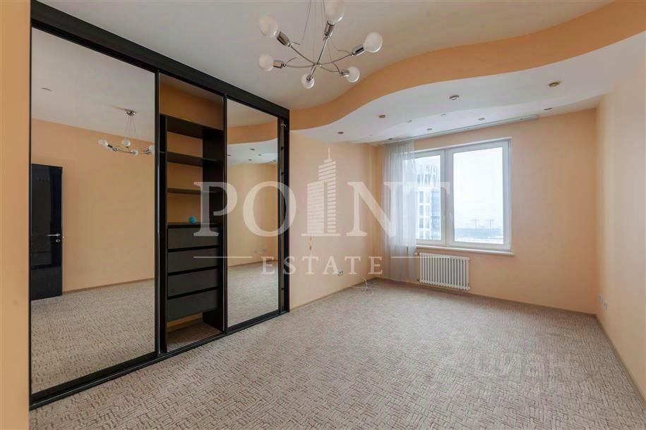 Продажа 4-комн квартиры на вторичном рынке Мосфильмовская улица, 70к2