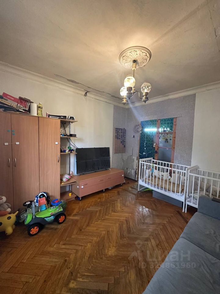 Продажа 2-комн квартиры на вторичном рынке улица Бабушкина, 45