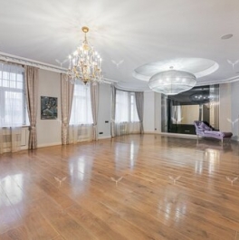 Продажа 5-комн квартиры на вторичном рынке улица Пречистенка,  д. 27