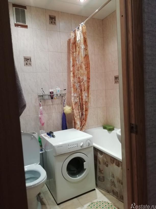 Продажа 1-комн квартиры на вторичном рынке Гатчина г, Крупской ул ,  д. 9