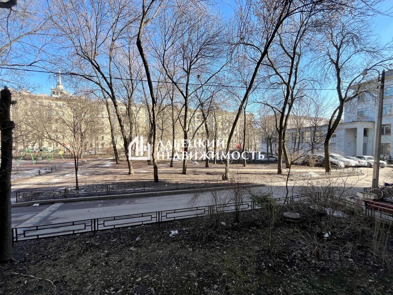 Продажа 2-комн квартиры на вторичном рынке Бассейная улица, 33