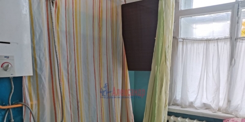 Комната Петергоф г., Эрлеровский бул. ,  д. 4