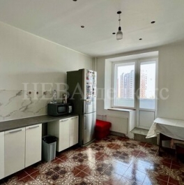 Продажа 2-комн квартиры на вторичном рынке Новоколомяжский пр-кт,  д. 11