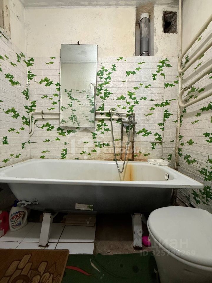 Продажа 1-комн квартиры на вторичном рынке Петергоф, улица Аврова, 13б