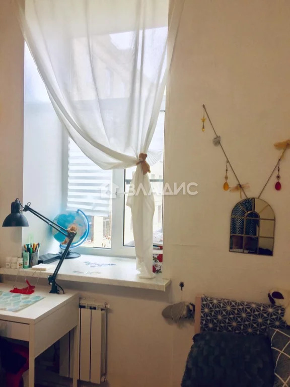 Продажа 4-комн квартиры на вторичном рынке ул. Полтавская,  д. 12