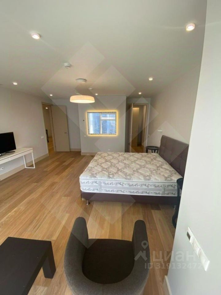 Аренда 3-комн квартиры на вторичном рынке 1-й Красногвардейский проезд, 15