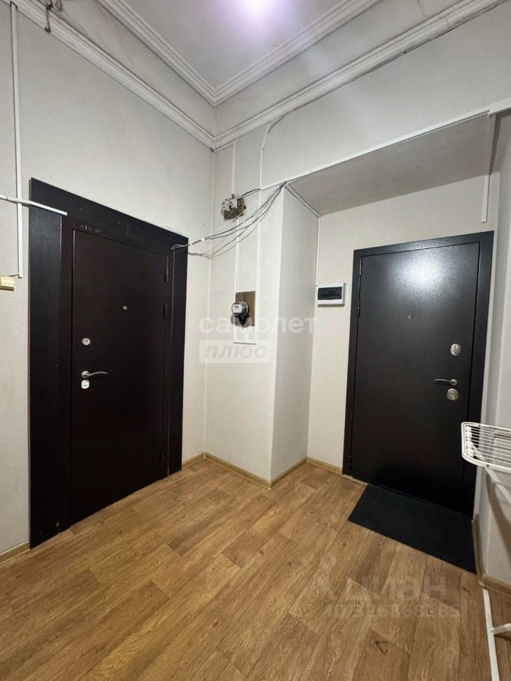 Продажа 5-комн квартиры на вторичном рынке Полтавская улица, 8