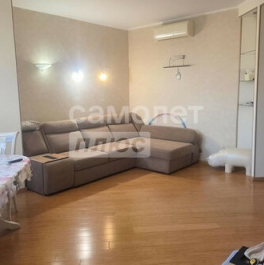 Продажа 4-комн квартиры на вторичном рынке Барвихинская улица