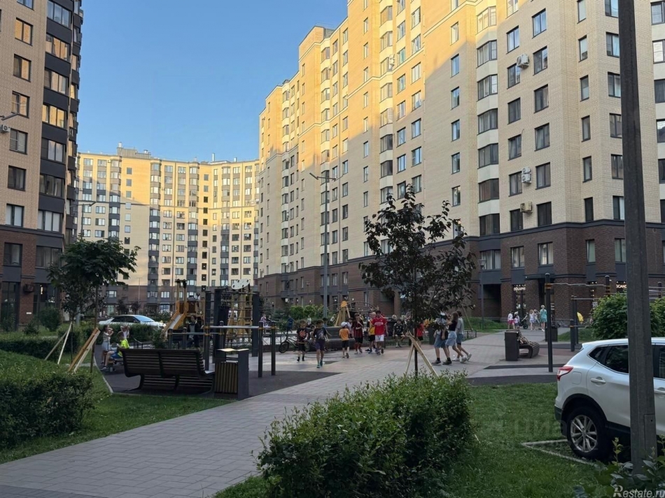 Продажа торгового помещения Бухарестская М. ул,  д. 12 с1