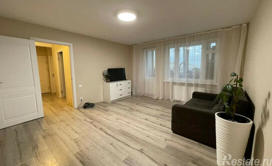 Продажа 3-комн квартиры на вторичном рынке Долгоозёрная улица,  д. 9