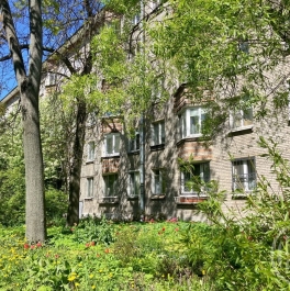 Продажа 3-комн квартиры на вторичном рынке Васи Алексеева ул. ,  д. 15