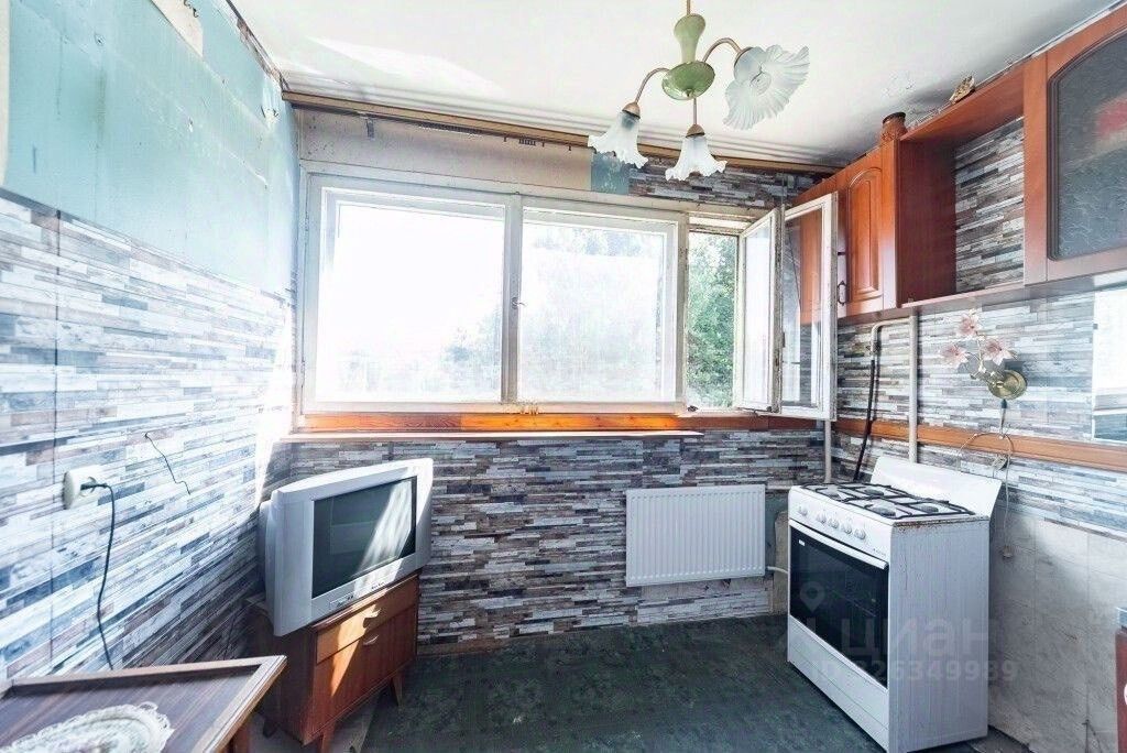 Продажа 3-комн квартиры на вторичном рынке улица Добровольцев, 62К1