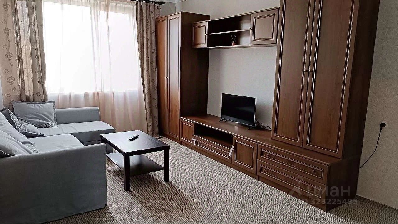 Аренда 3-комн квартиры на вторичном рынке Дегунинская улица, 13