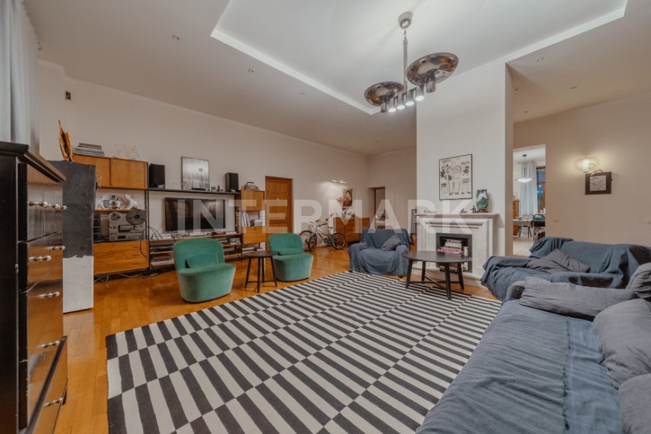 Продажа 5-комн квартиры на вторичном рынке Скатертный пер., 11